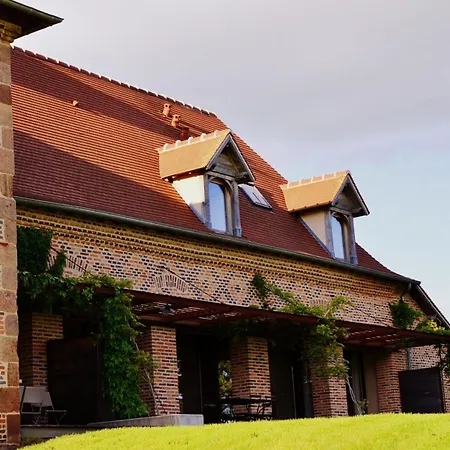 Holiday home Le Chevreuil Hameau Des Damayots Montbeugny
